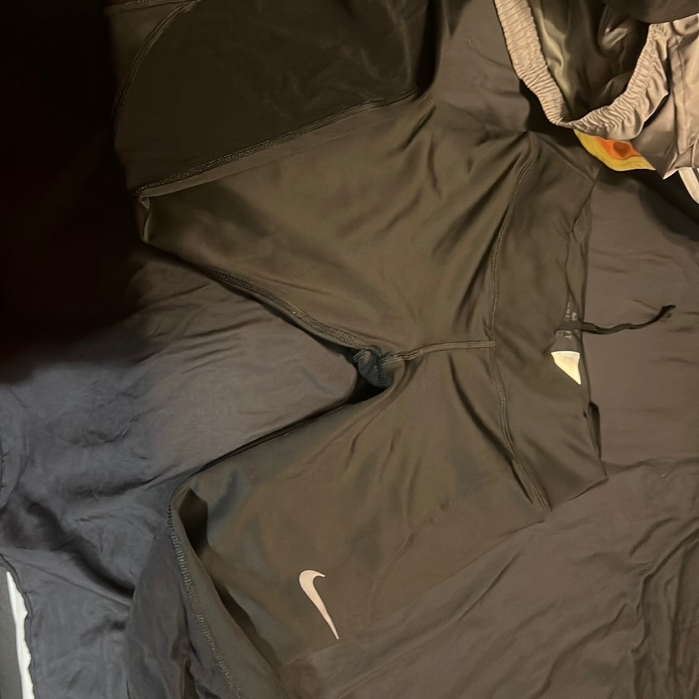 nike leggings w mesh back of legs